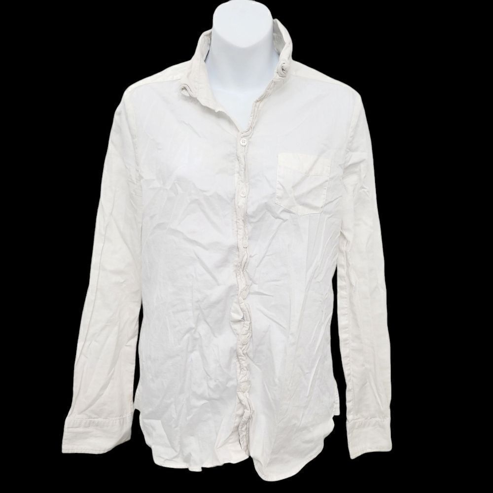2/$20 Y2K White Buttons Down Shirt Size: M